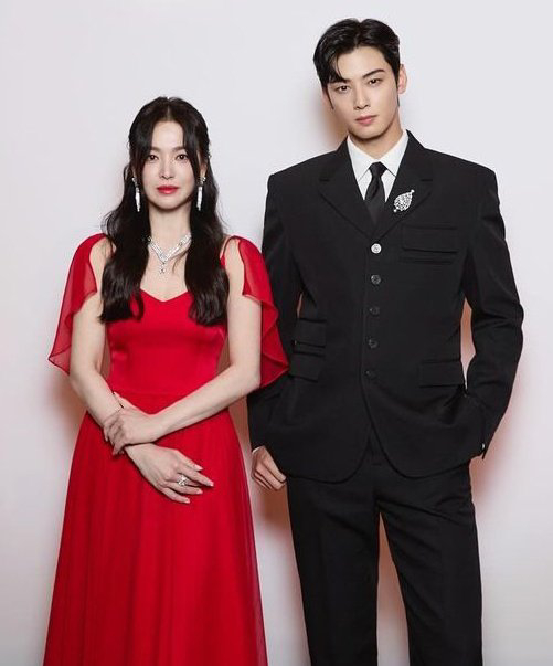 Song Hye Kyo say xỉn có hành động khác thường ngày giữa sự kiện, phản ứng của truyền thông mới sốc