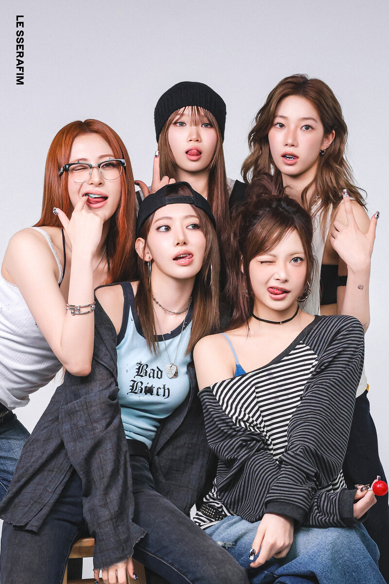 Trong giai đoạn đầu sự nghiệp, LE SSERAFIM lên như diều gặp gió (ảnh: Source Music)