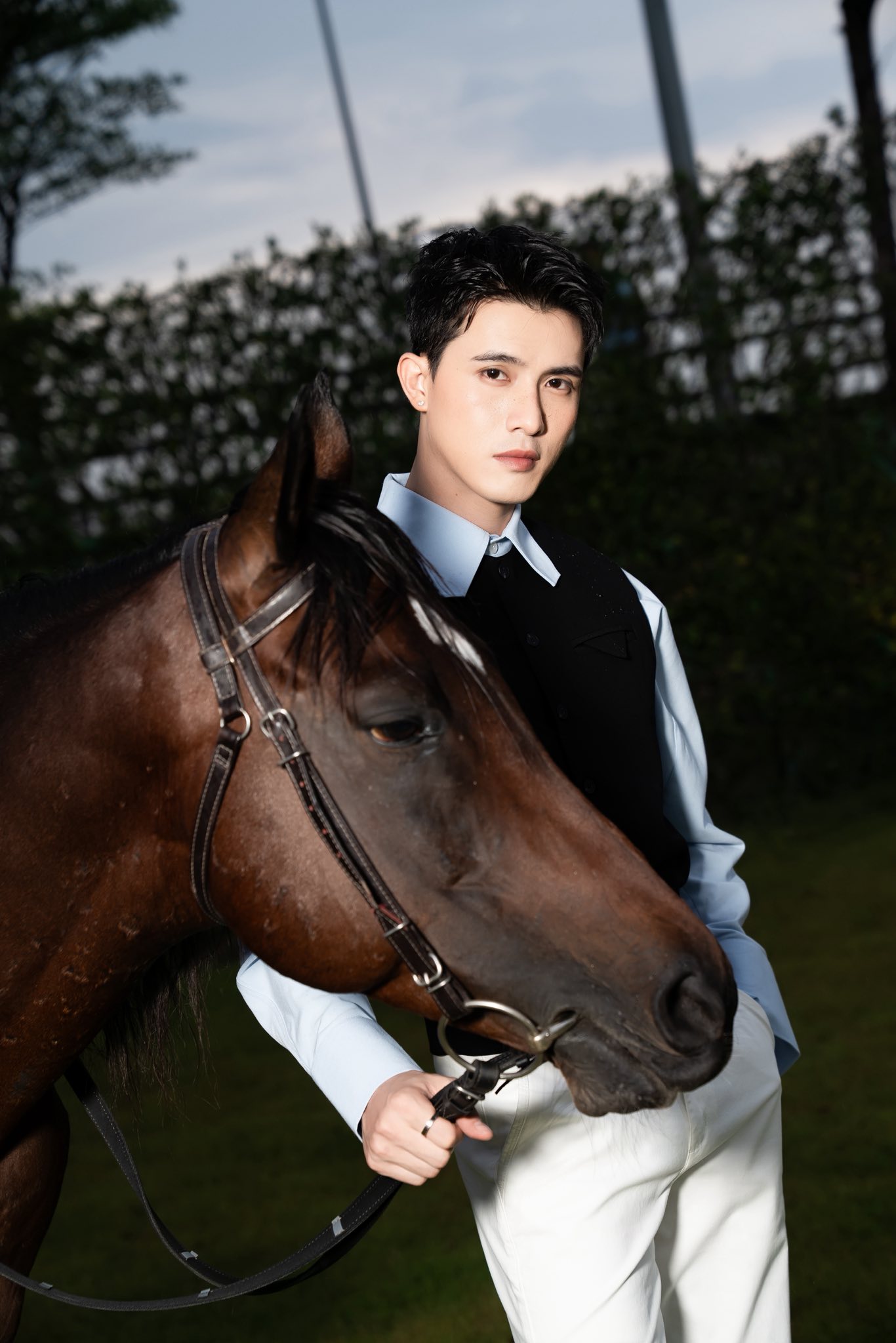 Khí chất thăng hạng của Trần Ngọc Vàng giúp nam diễn viên thêm cuốn hút