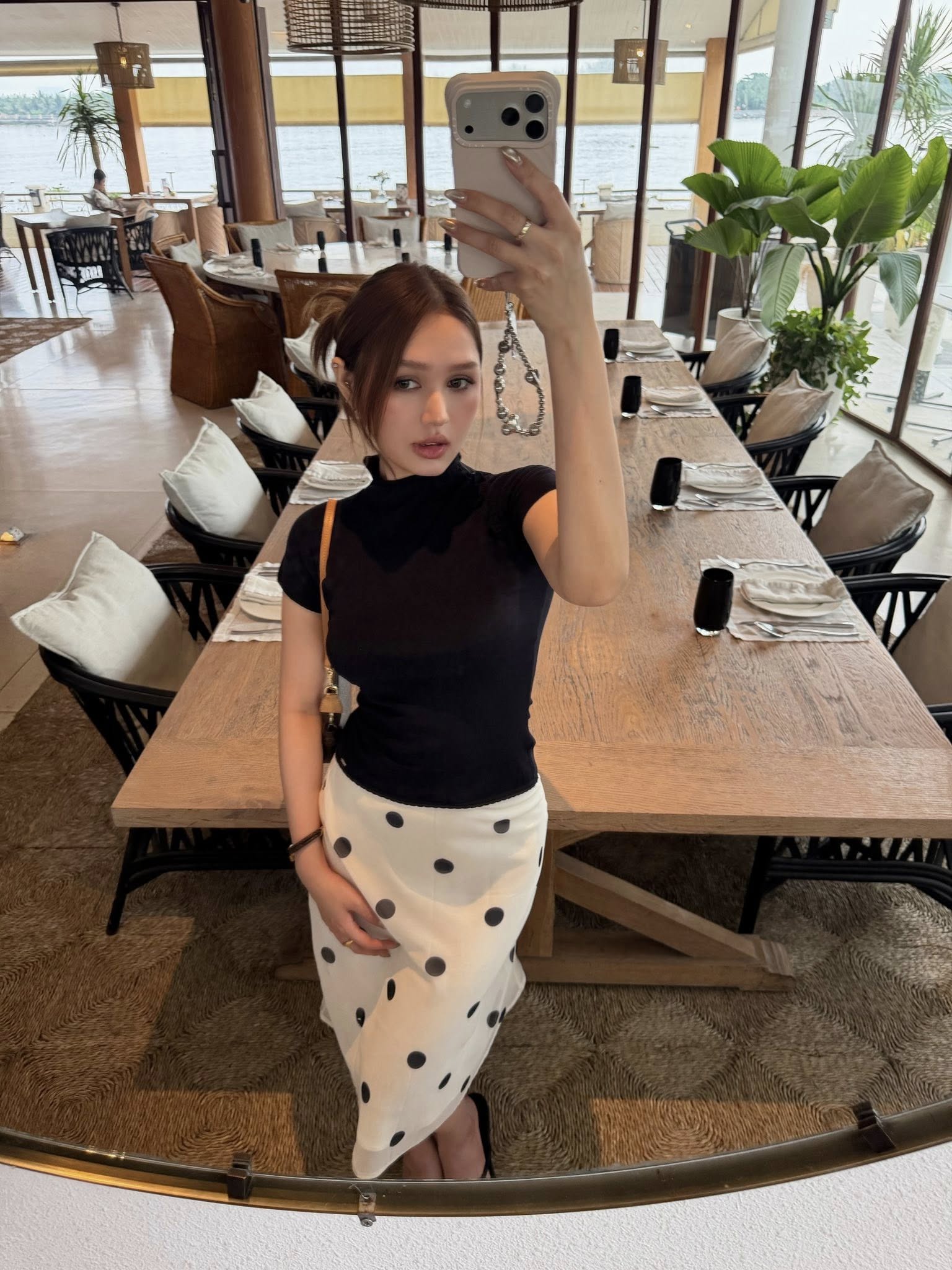 Xoài Non da nâu: Đẹp kiểu này thì nói gì cũng thừa