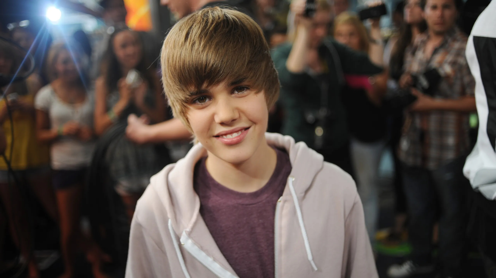 Nam ca sĩ nổi tiếng từ rất sớm. Ảnh: Page Six