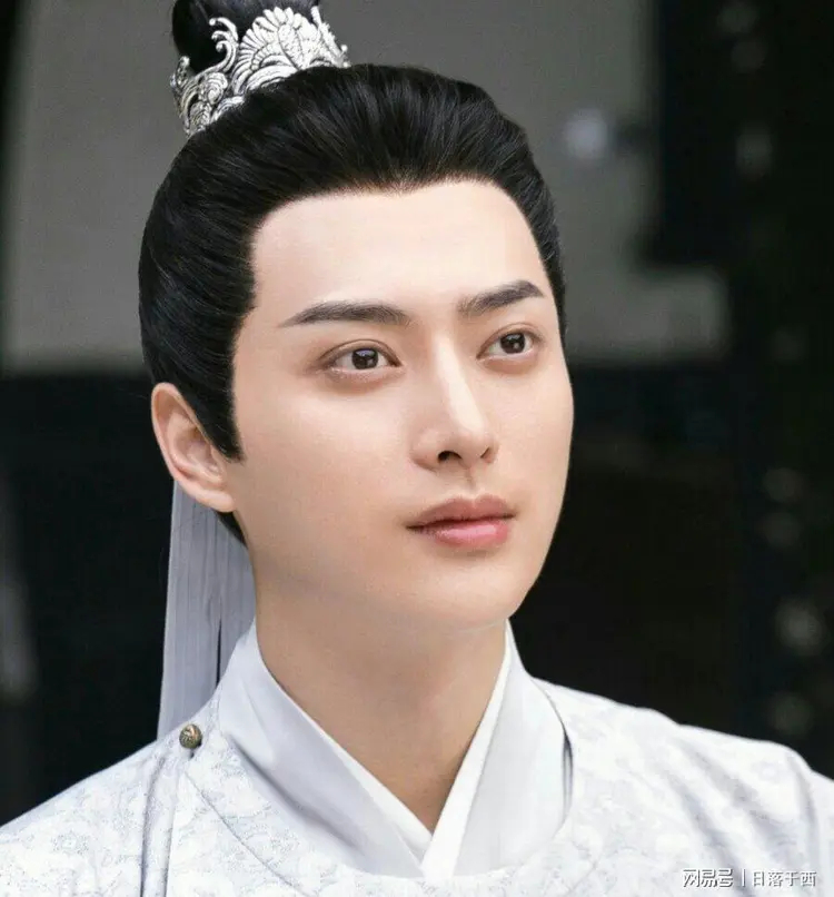 Tên tuổi Hàn Thừa Vũ gắn liền với loạt phim cổ trang hot hòn họt. Ảnh: 163