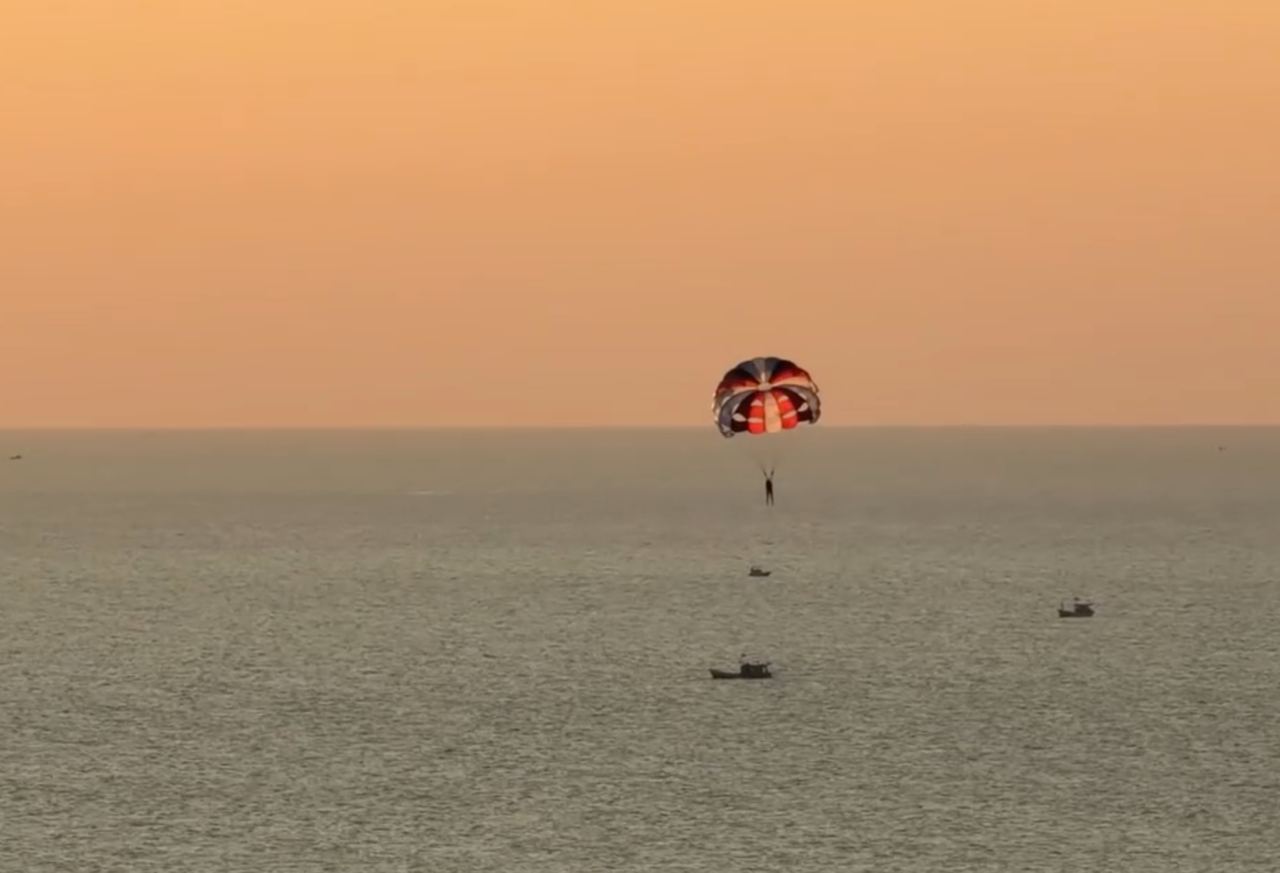 Diễn xong concert vẫn không thèm về, “công chúa băng giá” Jessica kéo dàn mỹ nhân vung tiền càn quét Phú Quốc