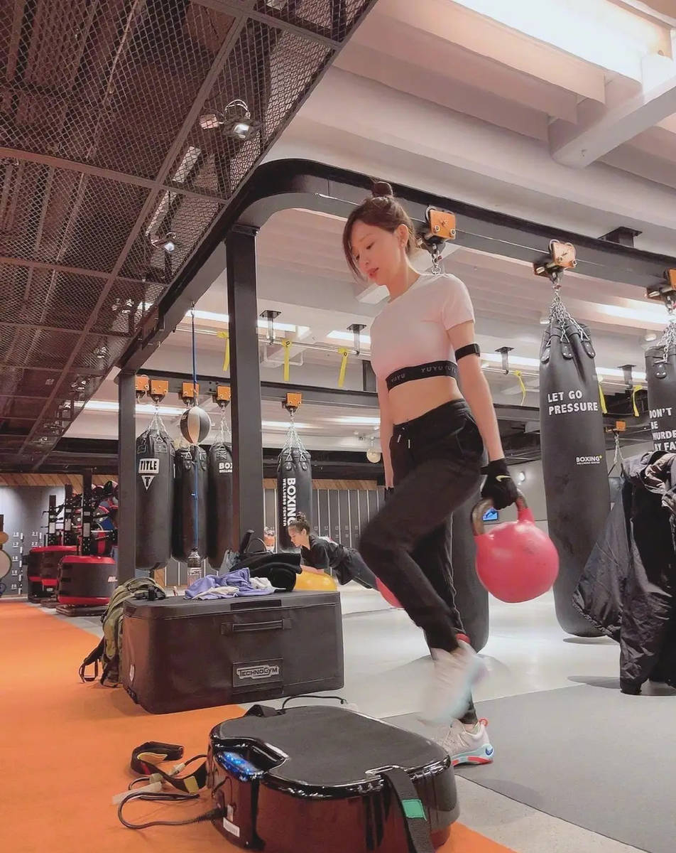 Không thể tin đây là nhan sắc và vóc dáng thật của mỹ nhân U45 được giới CEO cả nước bảo vệ bằng mọi giá