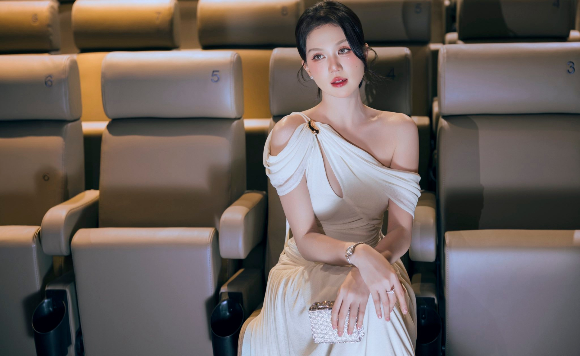 Sau biến cố năm 2023, Ngọc Trinh dần thay đổi, không còn gắn liền với hình ảnh gây sốc như trước