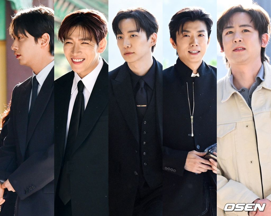 Báo chí Hàn Quốc tôn trọng quyền riêng tư của Taecyeon, chỉ tác nghiệp chụp các thành viên 2PM bên ngoài hội trường. Ảnh: Osen