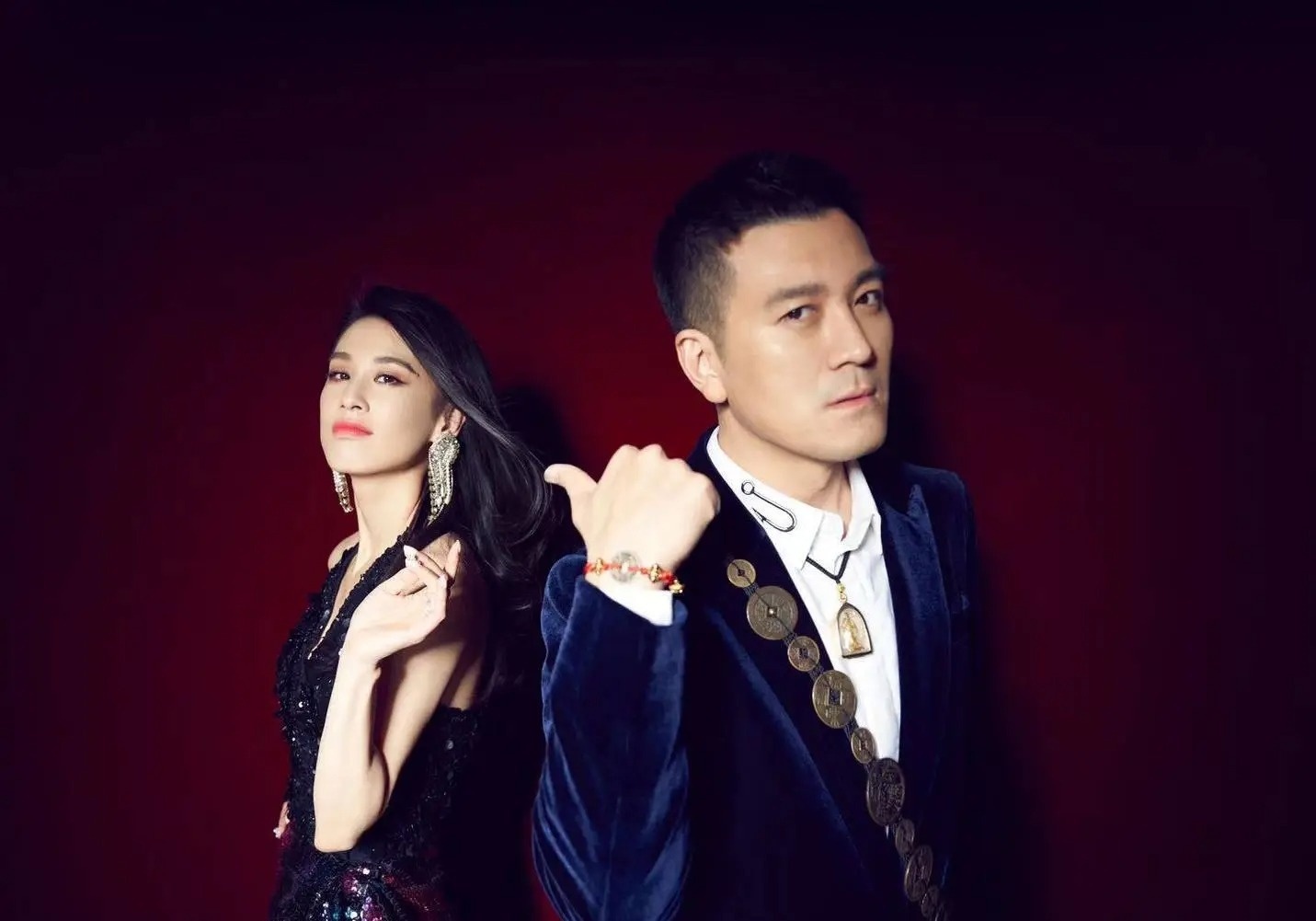 Huỳnh Thánh Y phơi bày việc chồng đối xử tệ, có đến 7 chiếc điện thoại và 8 group chat khác nhau sau lưng cô. Ảnh: Sina.