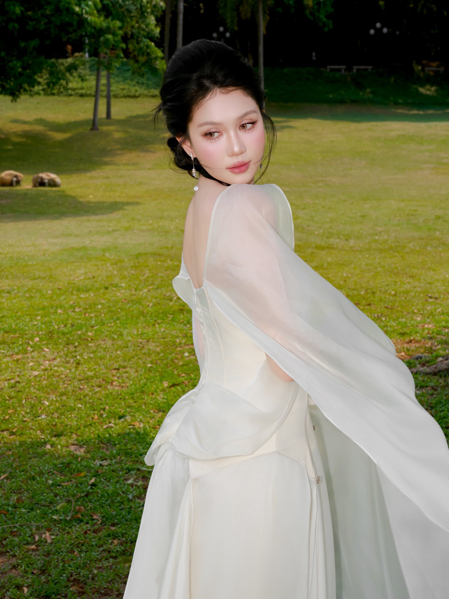 Ngọc Trinh tự tin, thoải mái với vóc dáng hiện tại, không quá phải gò bó trong cơ thể chuẩn chỉnh đến từng xăng-ti-mét