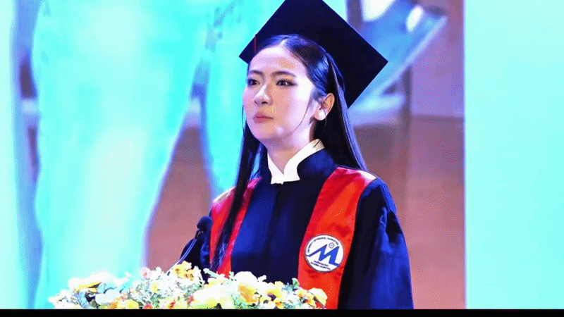 Hoài Nam xúc động khi cảm ơn ba mẹ 