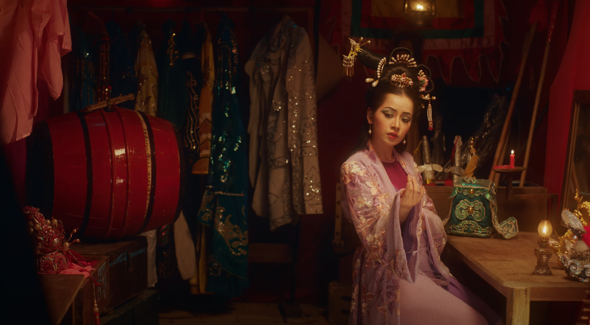 Chi Pu đầu tư tạo hình, bối cảnh và cốt truyện cho Cung Đàn Vỡ Đôi