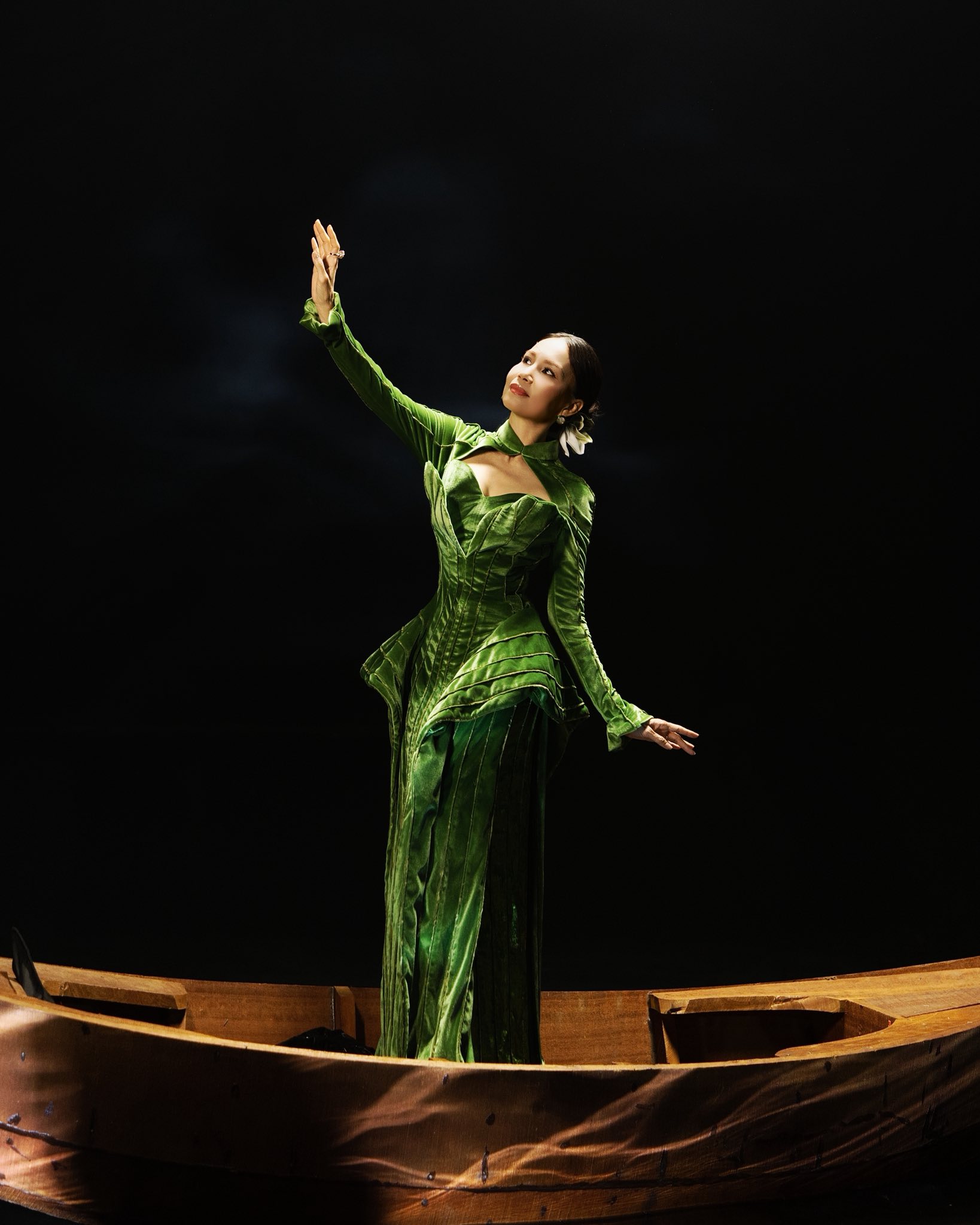 Cẩm Ly giữ im lặng hoàn toàn từ thời điểm drama nổ ra cho đến hiện tại