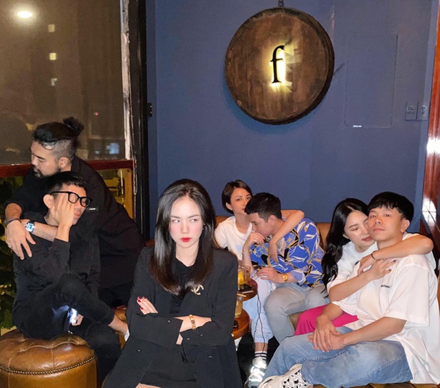 Phương Ly từng hài hước đăng tải bức hình tỏ rõ thái độ khi Yumi Thiên Nga và Andree ôm ấp tình tứ