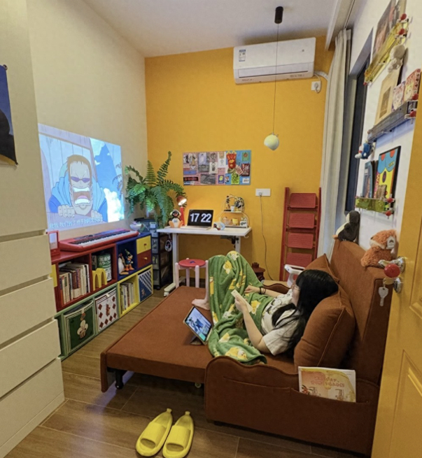 Cô gái trốn cả thế giới trong căn phòng 9m2 cải tạo đẹp như phim Anime: Góc nào cũng chữa lành mạnh mẽ