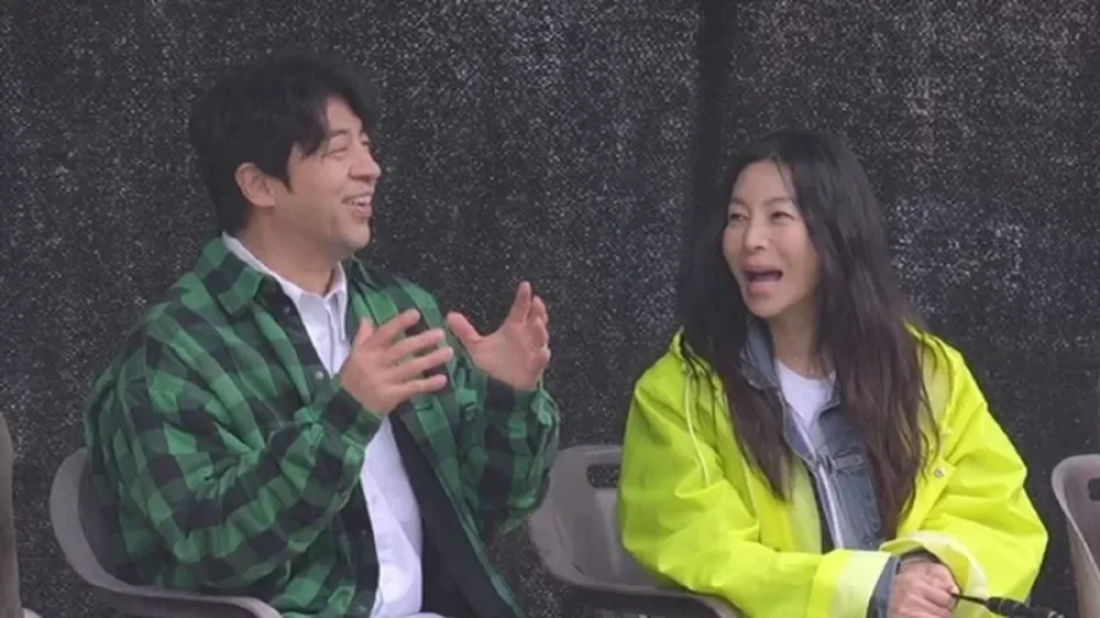 Kwon Oh Joong hội ngộ với Hwang Shin Hye trên sóng truyền hình. Ảnh: Naver