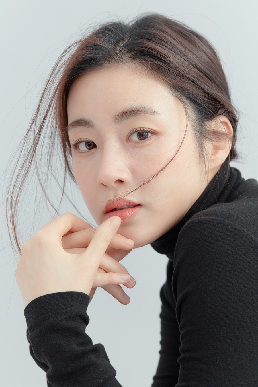 Dù yêu nhanh cưới vội nhưng hôn nhân của Kang Sora rất hạnh phúc. Ảnh: Koreaboo