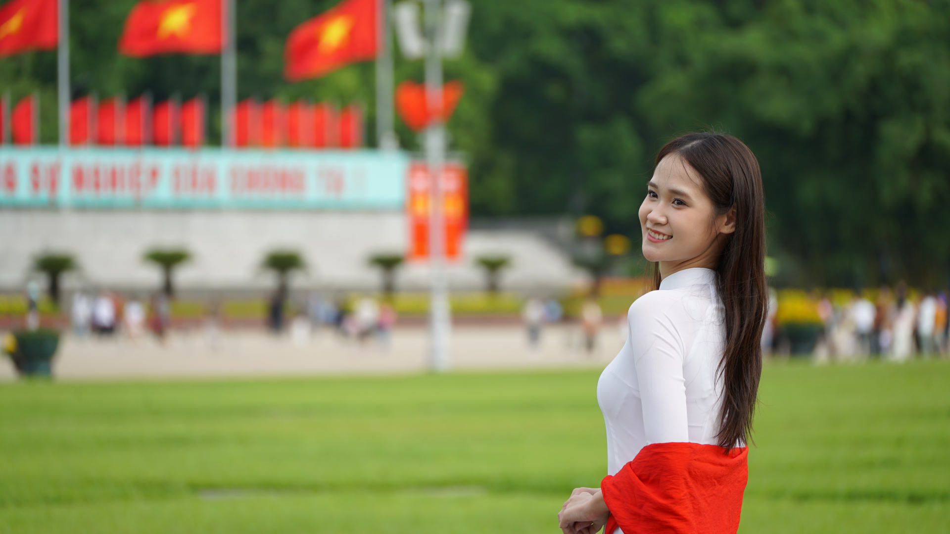Từ Hải Phòng, Quảng Trị ra Hà Nội: 5h sáng dậy makeup, 7h có mặt ở Lăng Bác, 3 ngày khám phá hết thủ đô