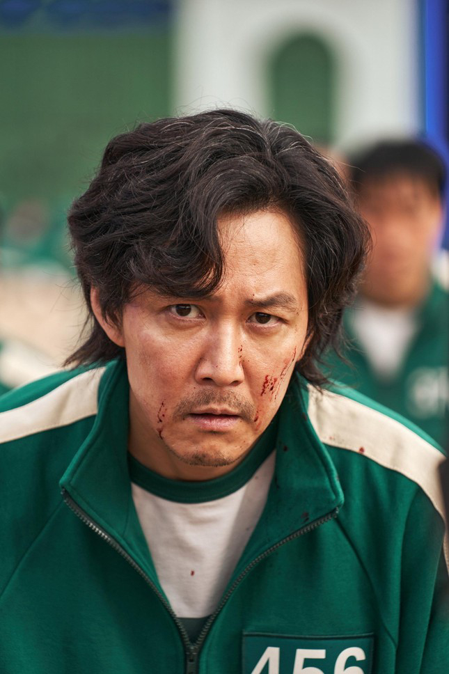 Lee Jung Jae trở nên nổi tiếng khắp toàn cầu với siêu phẩm Squid Game. Ảnh: Koreaboo