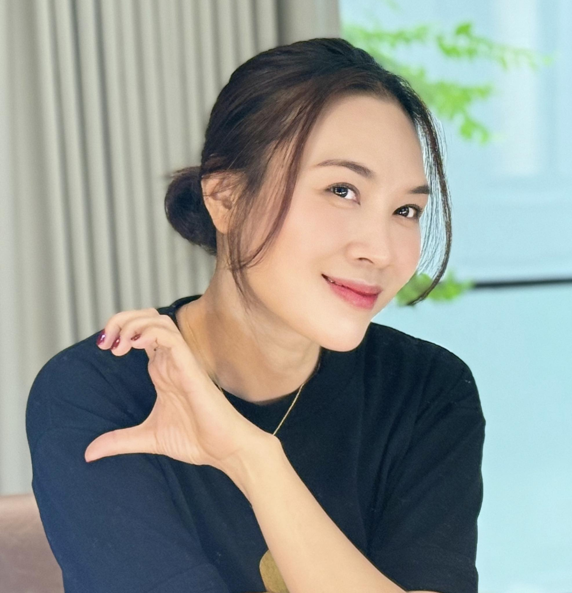 Việt Nam có mỹ nhân trẻ đẹp nhờ “uống nước nhớ nguồn”, đại lễ nào cũng đắt show bậc nhất