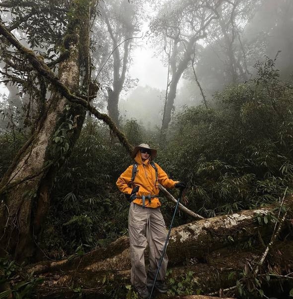 Cô nàng còn yêu thích trekking.