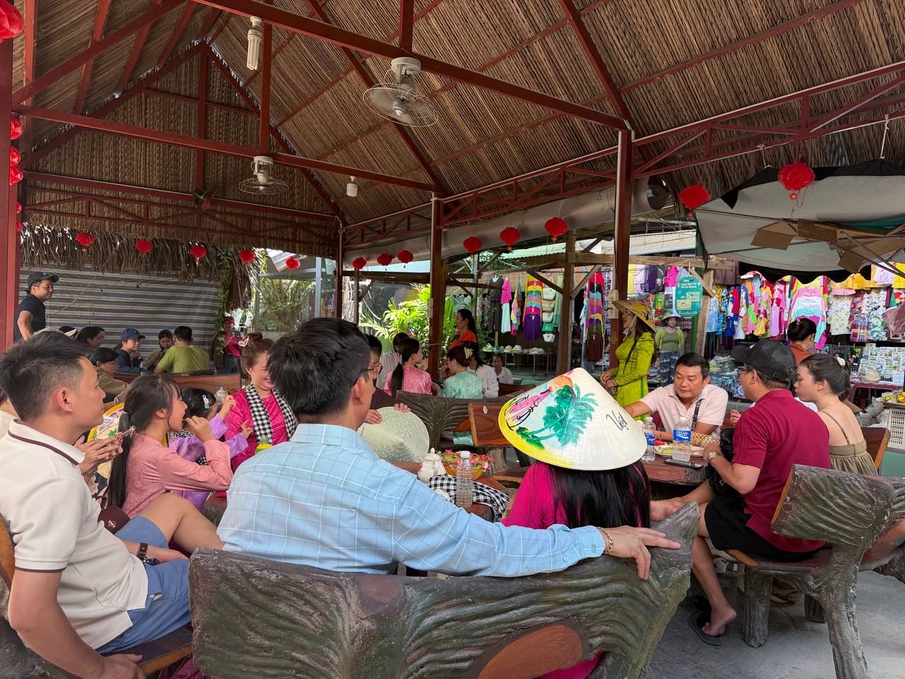 Tour miền Tây đắt khách dịp 30/4-1/5: Hàng trăm du thuyền tại Mỹ Tho- Vĩnh Long hoạt động hết công suất