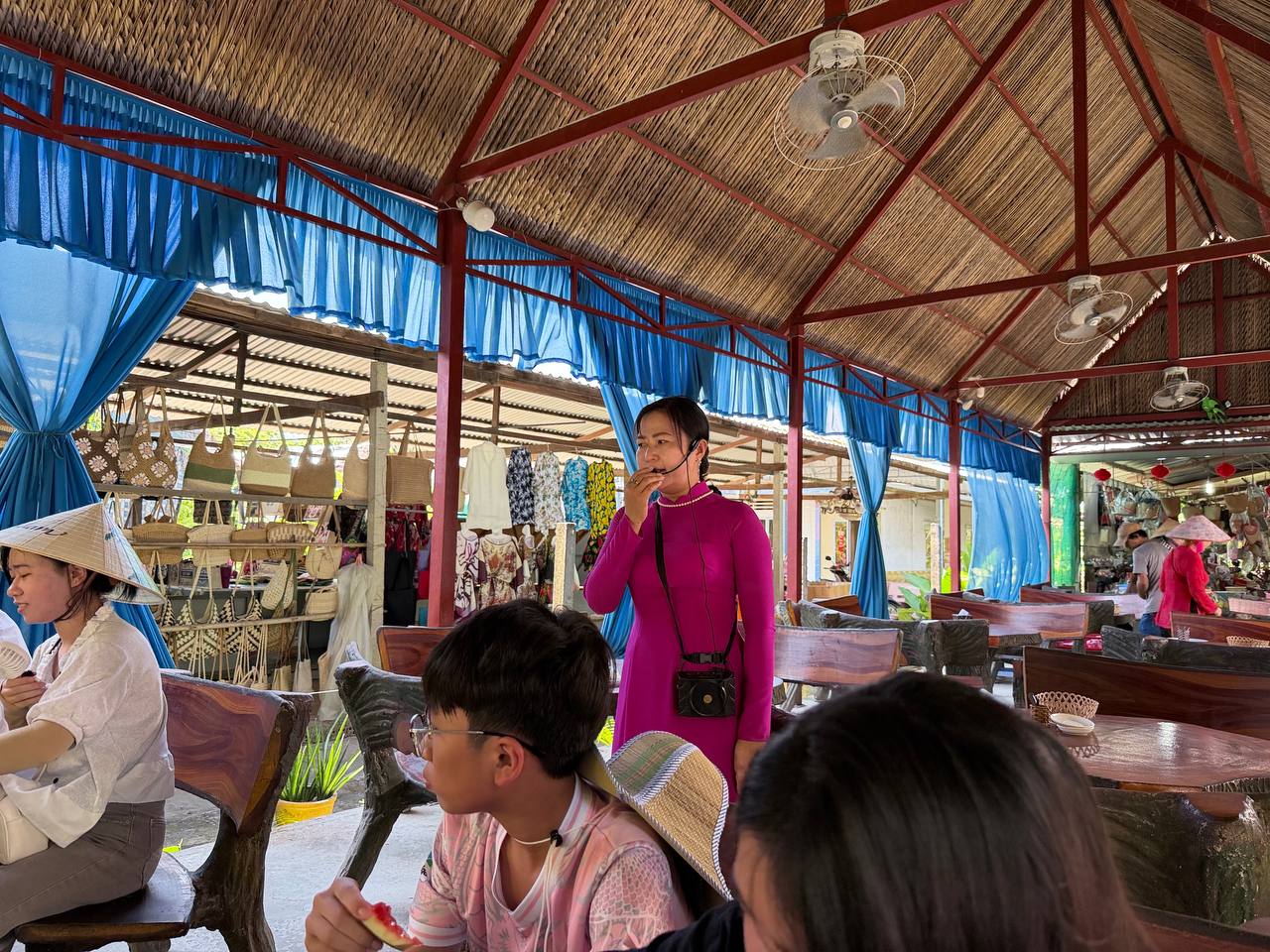 Tour miền Tây đắt khách dịp 30/4-1/5: Hàng trăm du thuyền tại Mỹ Tho- Vĩnh Long hoạt động hết công suất