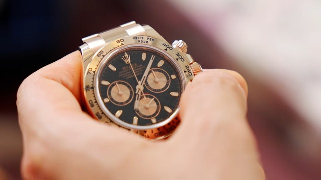 Nam vương số hưởng nhất showbiz: Được bố vợ đại gia tặng duplex 229 tỷ, ngày ngày lái Ferrari đến Land Cruiser check-in khiến dân tình 