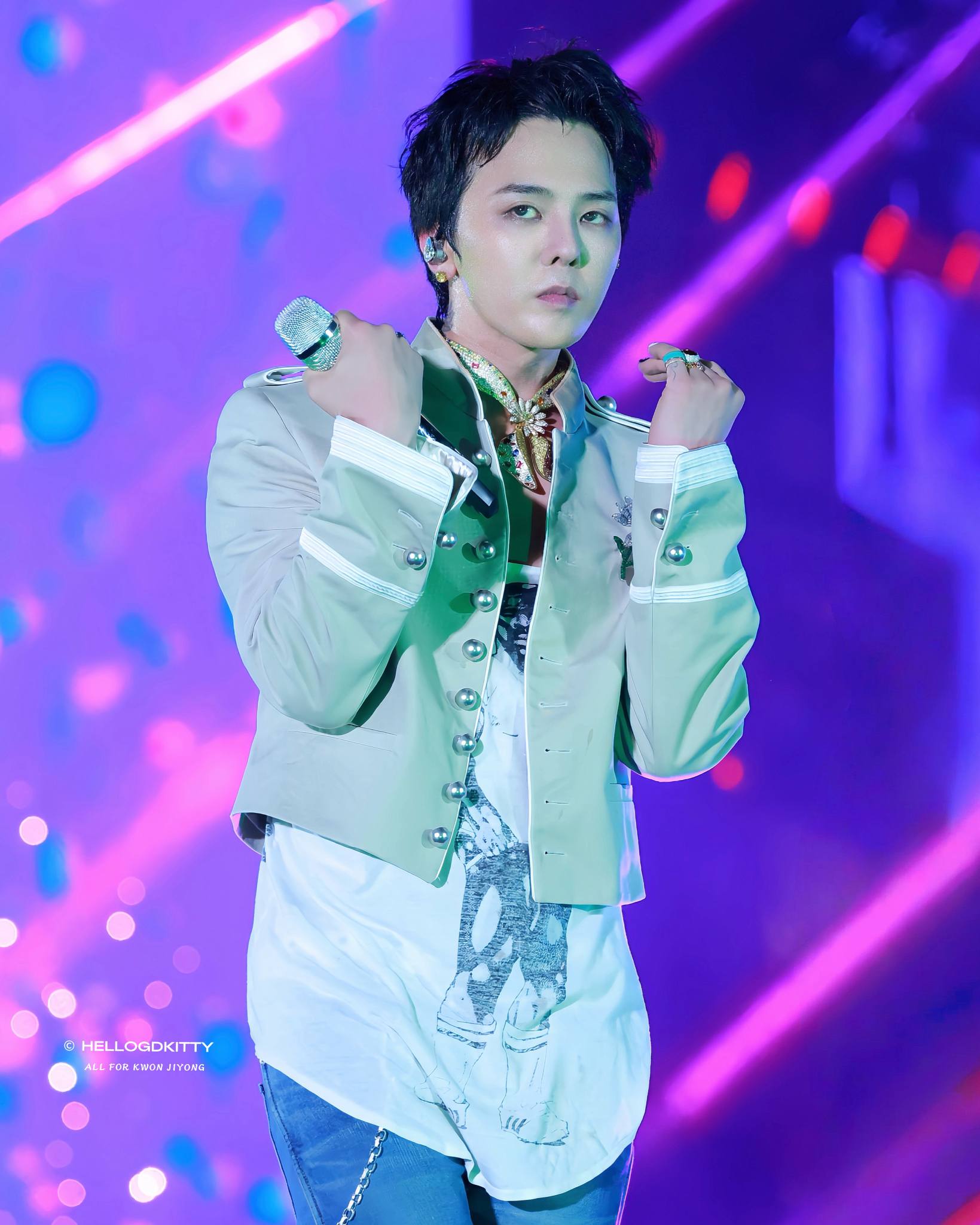 Show diễn mới nhất G-DRAGON tham gia vướng nhiều ồn ào