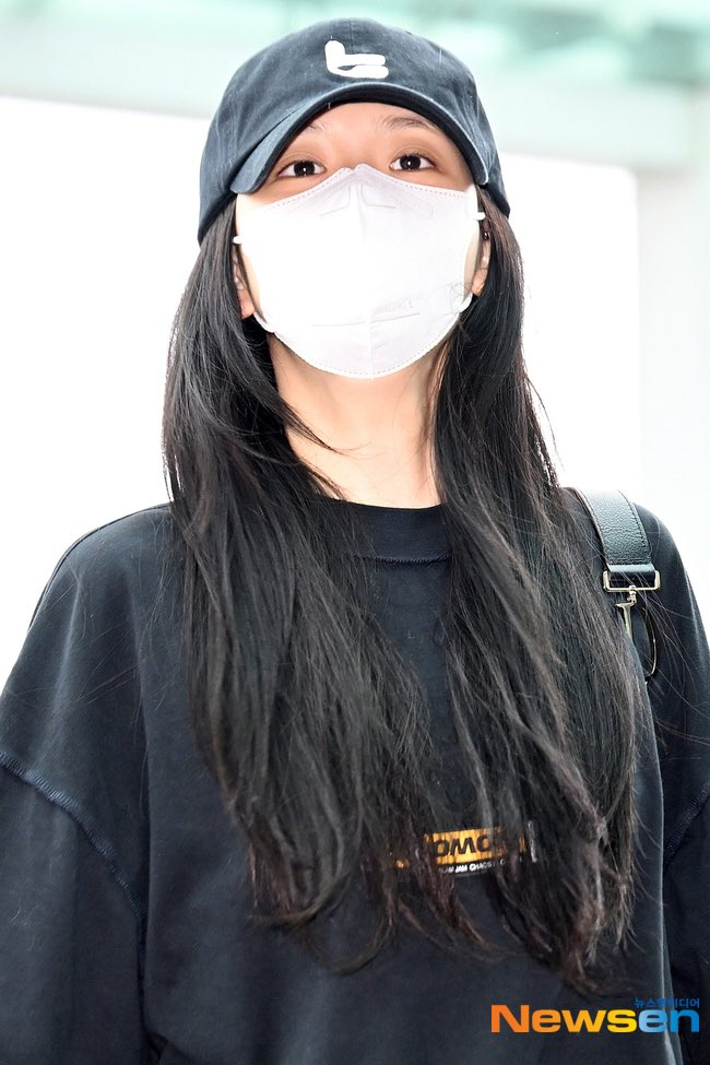 Jisoo bay sang Mỹ vào sáng nay. Ảnh: Newsen