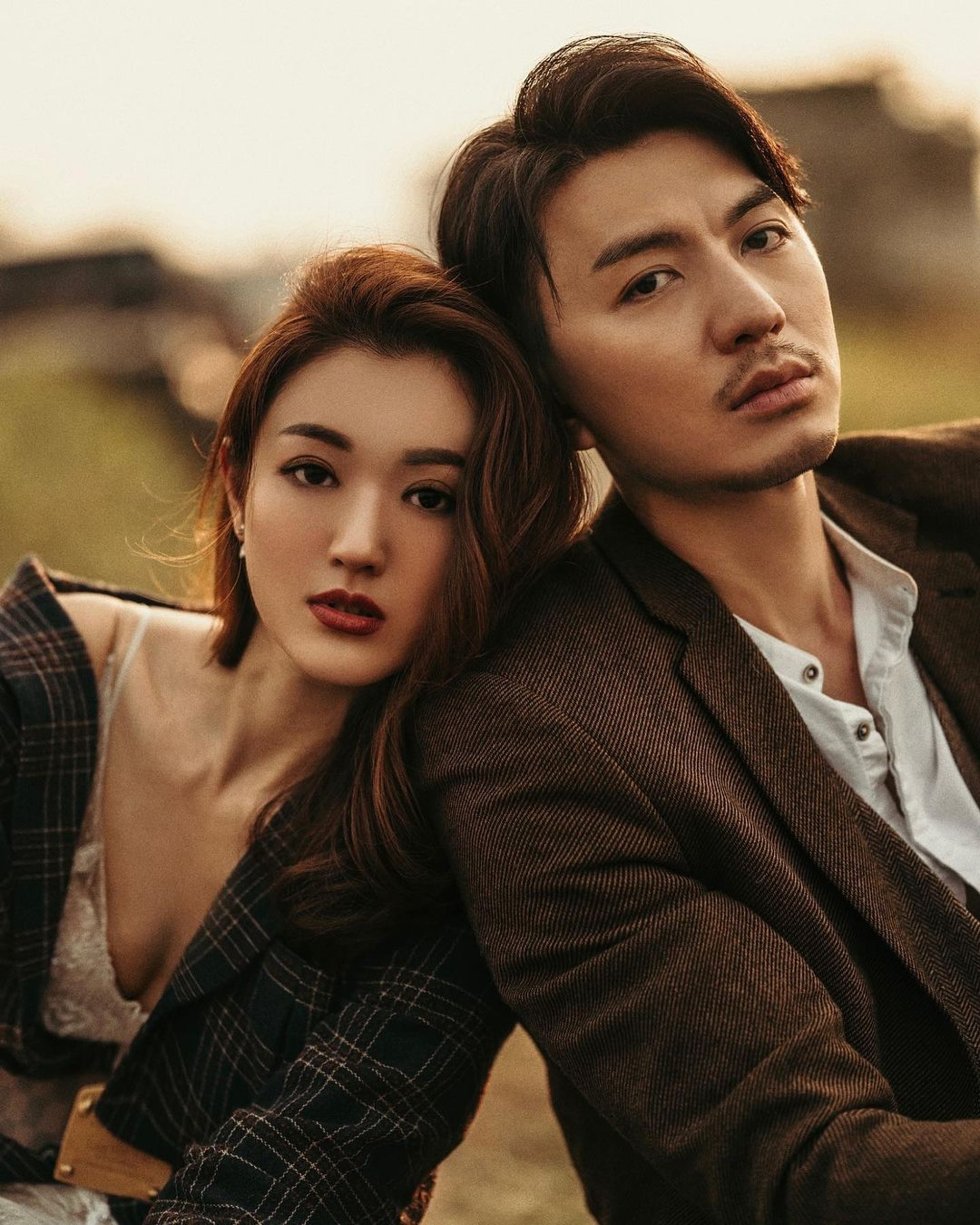 Nam vương chia sẻ anh bị tổn thương, gặp áp lực lớn vì bị dân tình gièm pha xuất thân kém hơn nhà vợ. Ảnh: Sohu.