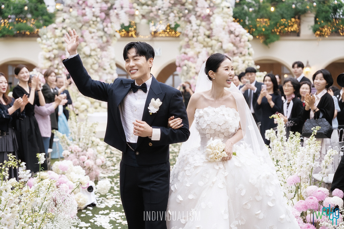 Đám cưới Mỹ nhân Gia Đình Là Số 1 và ca sĩ kém 7 tuổi tai tiếng nhất showbiz: MC quốc dân cùng dàn sao chiếm spotlight