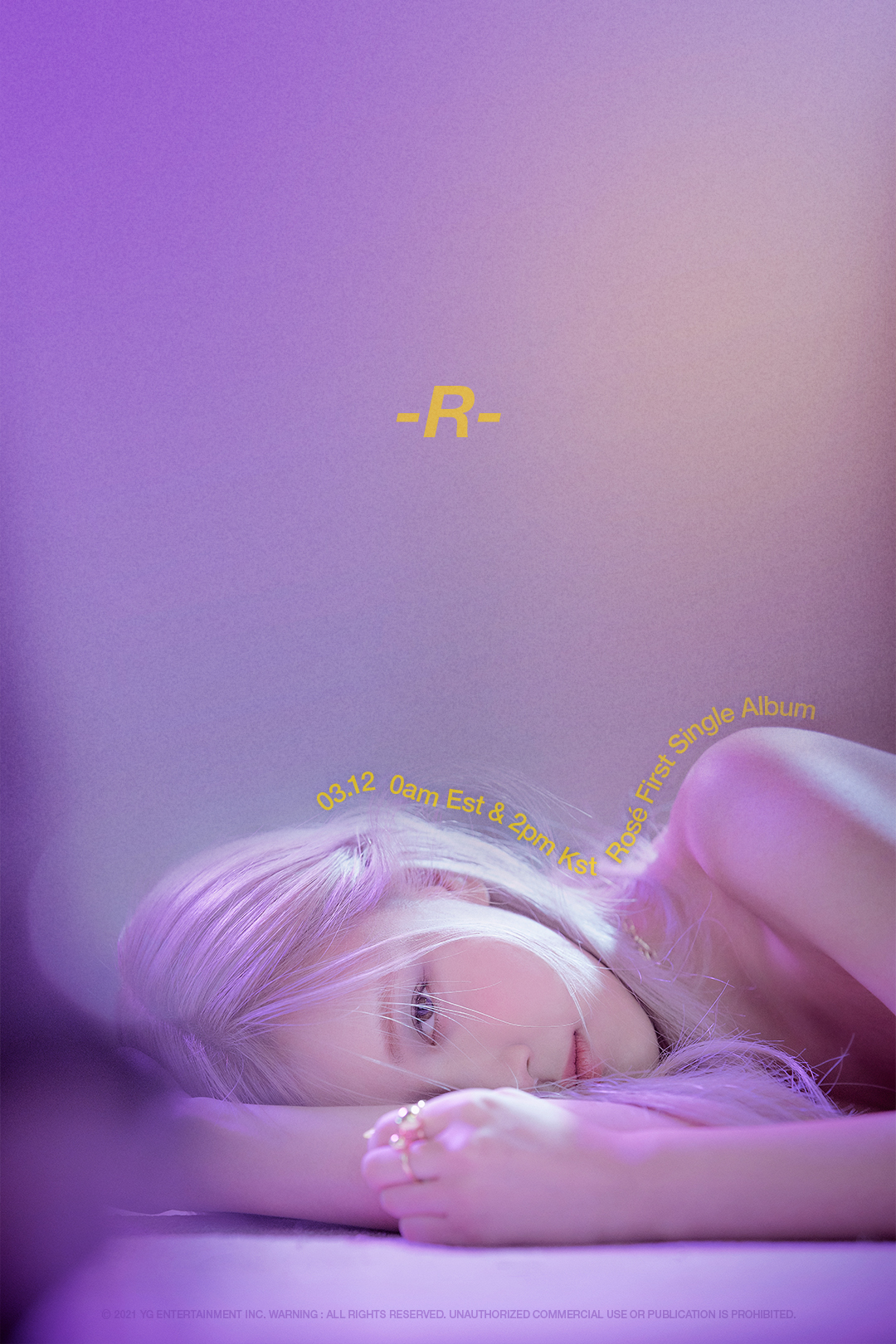 Năm 2021, Rosé debut solo với album đơn -R-