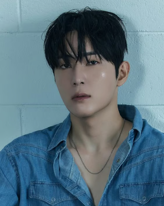 Kook Dong Ho bị tố bạo lực học đường. Ảnh: Koreaboo