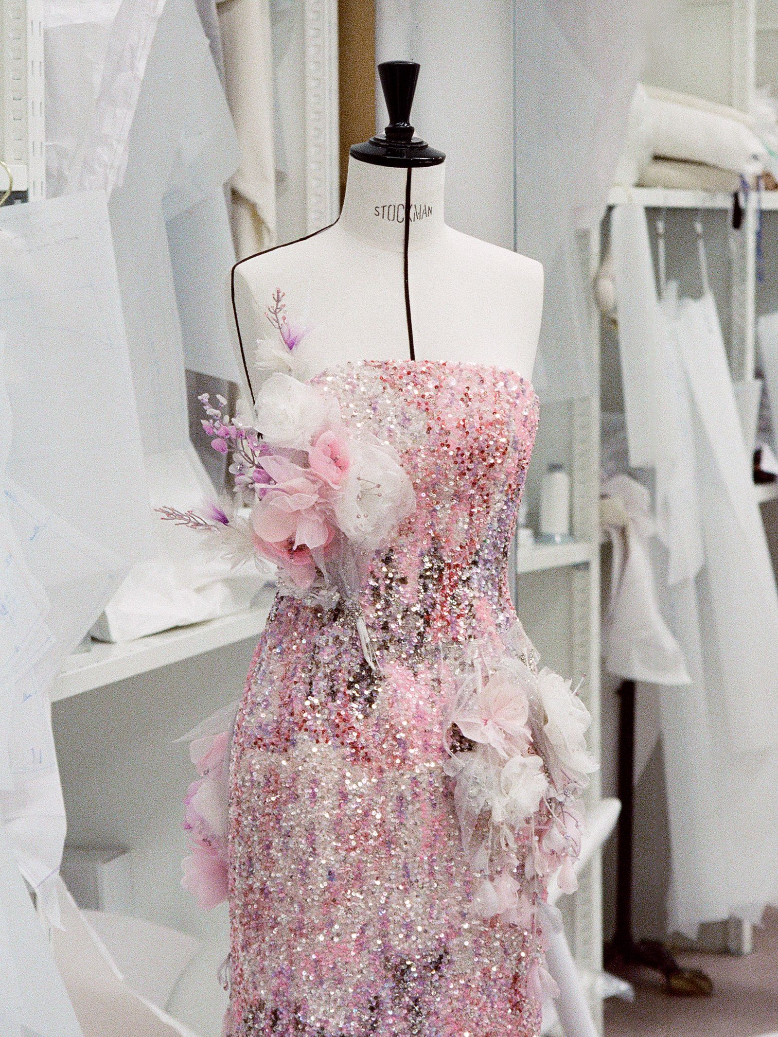 Rất khen Jisoo, debut Met Gala 2026 xuất sắc không có điểm gì phải chê!