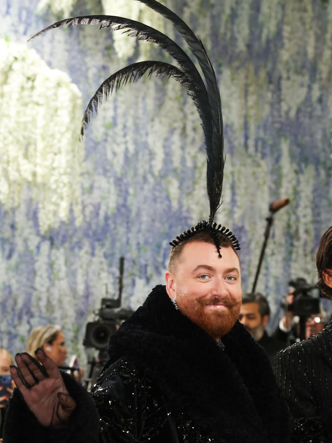 Làm lố đỉnh cao nhất Met Gala 2026: Cardi B mặc dị khó đỡ, Katy Perry biến thành AI vẫn lép vế trước 1 sao nữ hóa tượng như thật