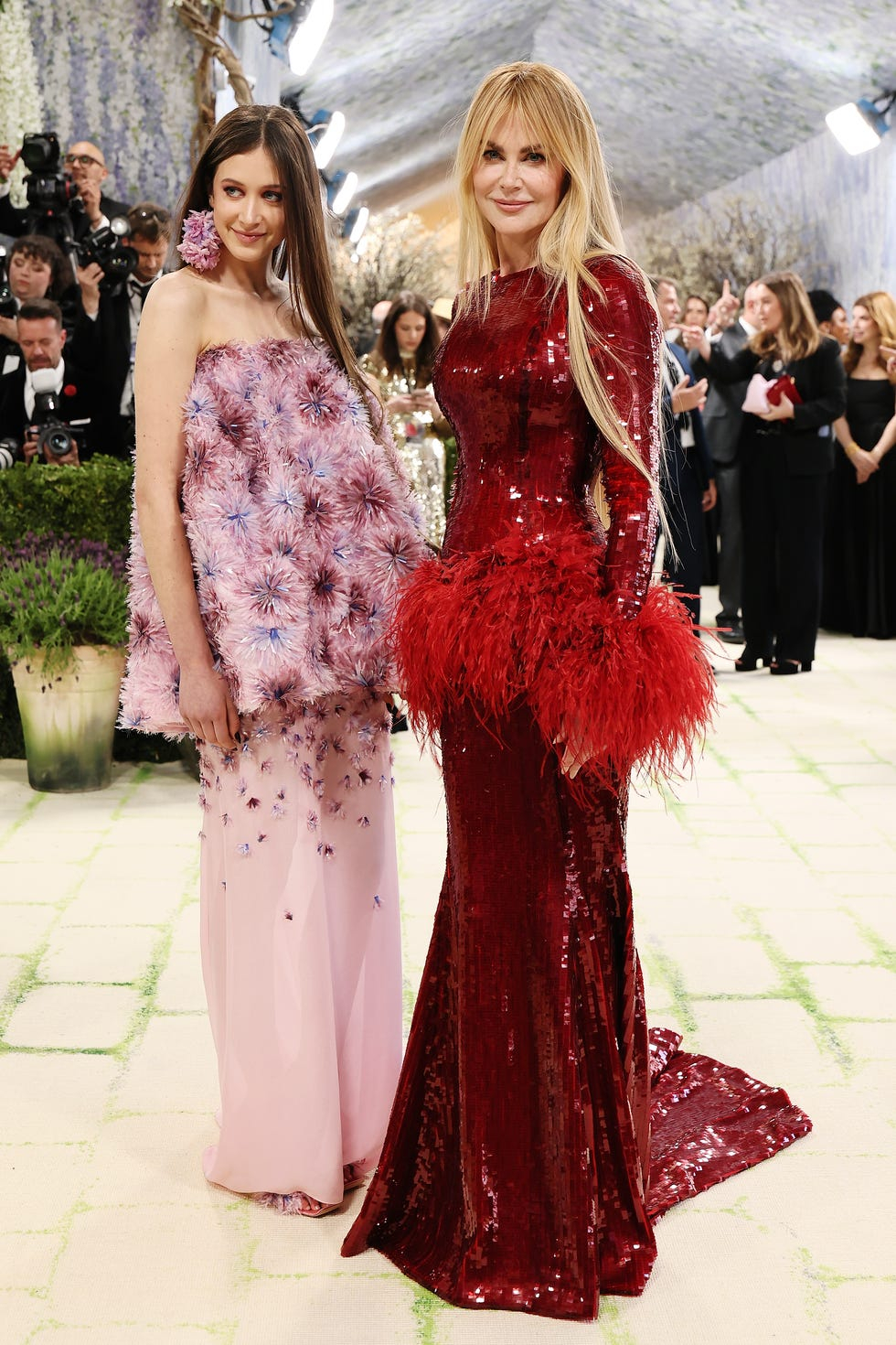 Co-chair Nicole Kidman và con gái Sunday Rose đã có mặt.