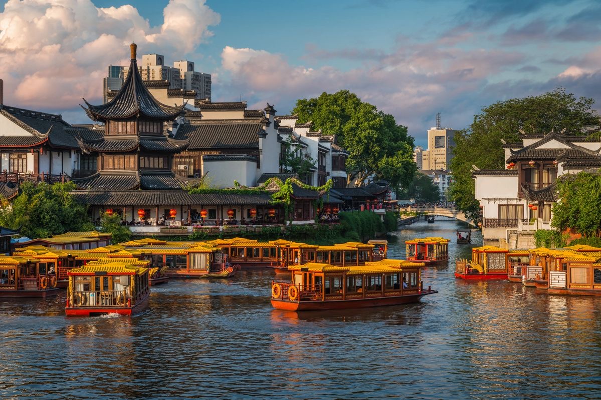 Hè này đi Trung Quốc càn quét 9 địa điểm đẹp như phim ngôn tình, ngân sách chỉ từ 35 triệu