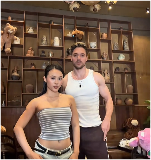 Một cặp đôi trai Tây - gái Việt mới nổi trên TikTok khi lập kênh couple, chia sẻ chuyện tình yêu. 