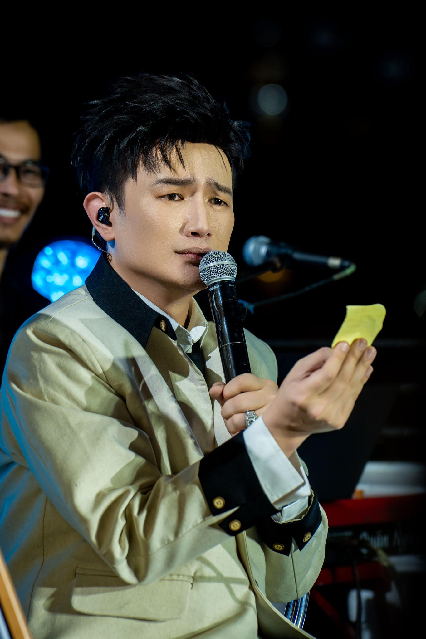 “Đủ nắng hoa sẽ nở, đủ rồi Dược Sĩ Tiến!”