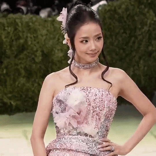 Tên tuổi Jisoo liên tiếp bị ảnh hưởng bởi những lỗi lầm không phải của mình. Ảnh: X