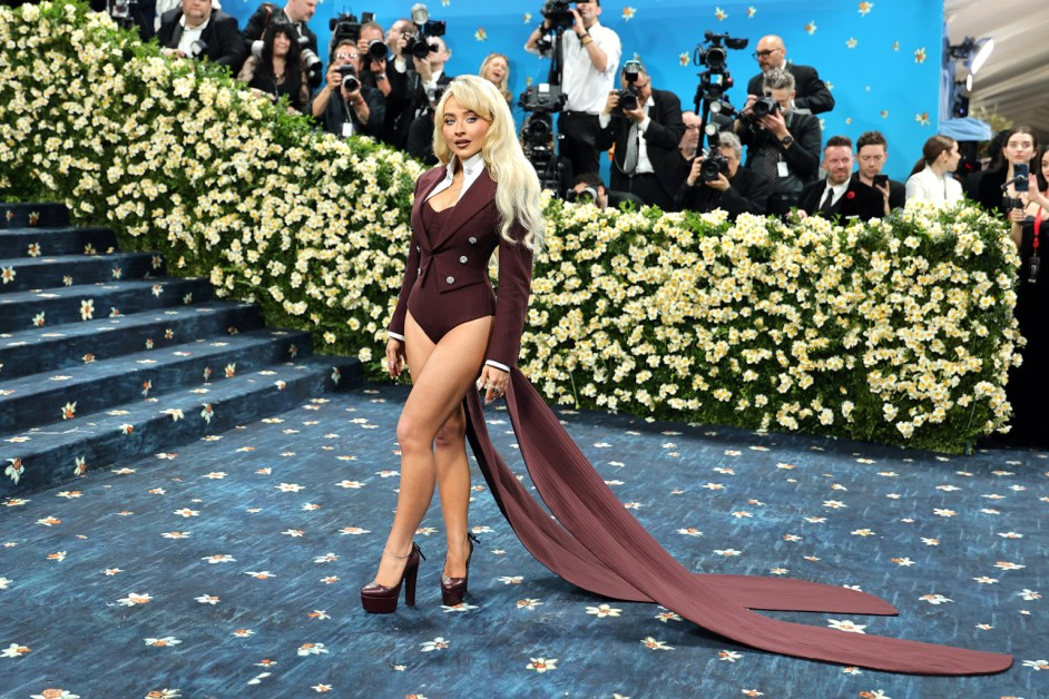 Sabrina Carpenter dự Met Gala 2 năm liên tiếp. Ảnh: X