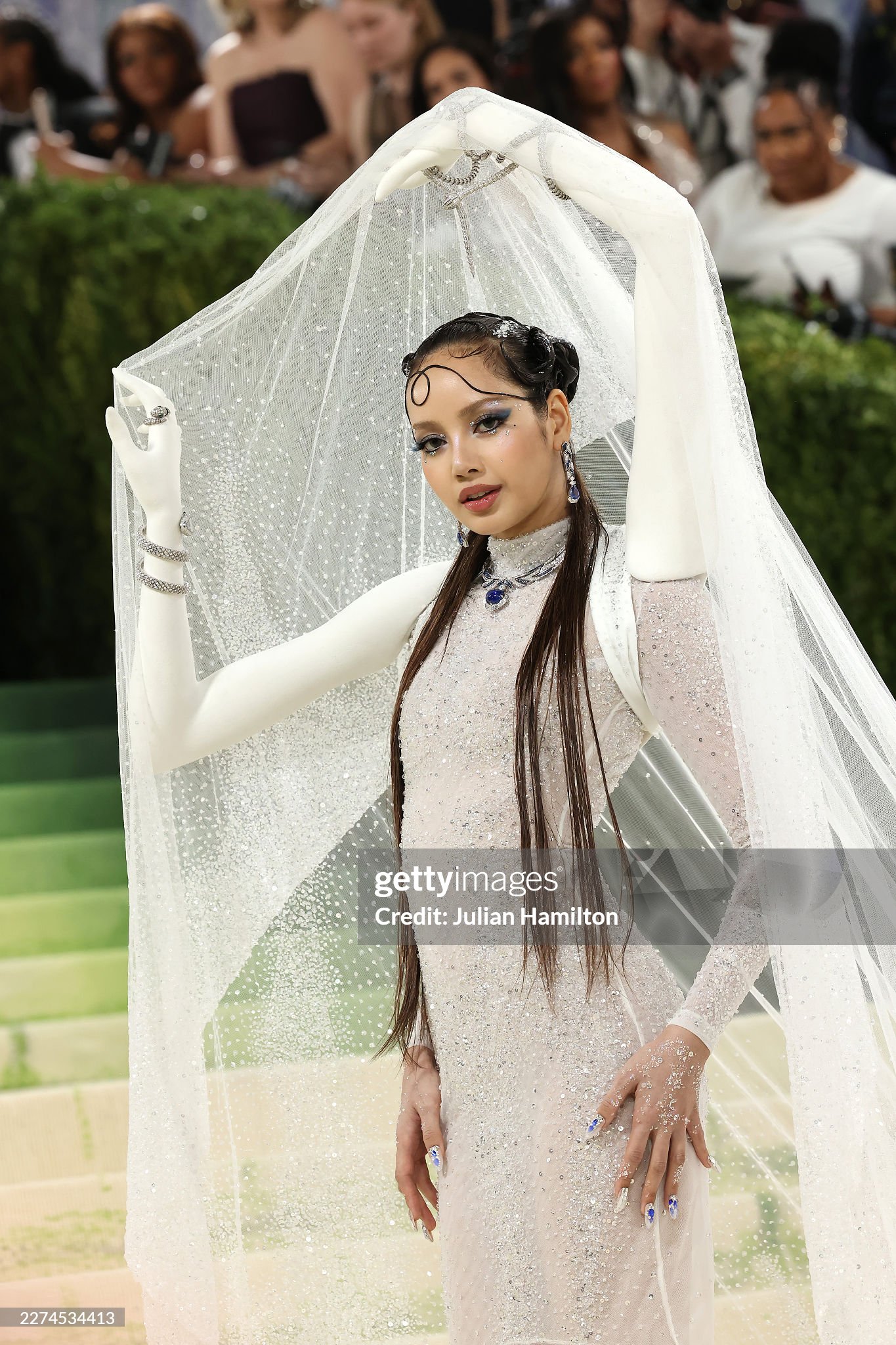 Lisa đại náo Met Gala năm nay với thiết kế độc đáo. Ảnh: Getty Images
