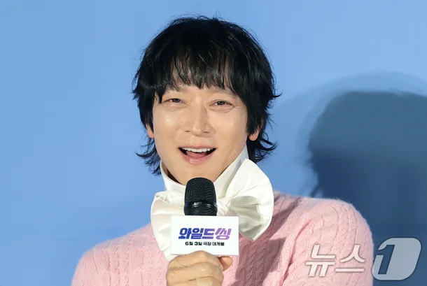 Kang Dong Won còn bị nhận xét là dần lộ ra những dấu hiệu của tuổi tác, không còn ánh hào quang và aura hút mắt nữa. Ảnh: Nate