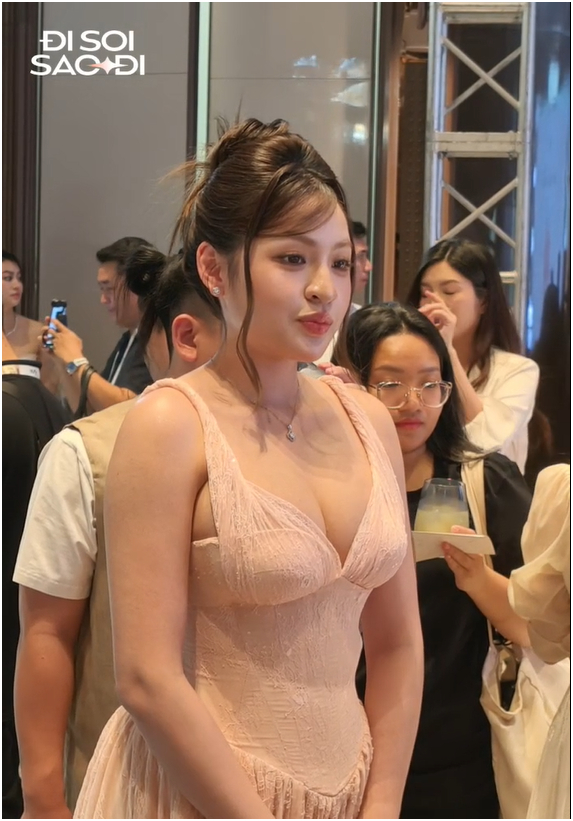Thanh Tâm diện xuất hiện, TikToker cũng đã sinh con đầu lòng.