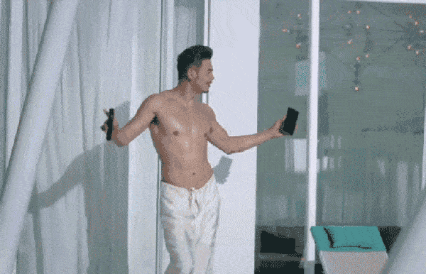 Dương Thước chuyên trị vai tổng tài màn ảnh, nhưng có lối diễn khoa trương, khó coi khiến khán giả nổi da gà và muốn bỏ phim. Ảnh: Weibo.