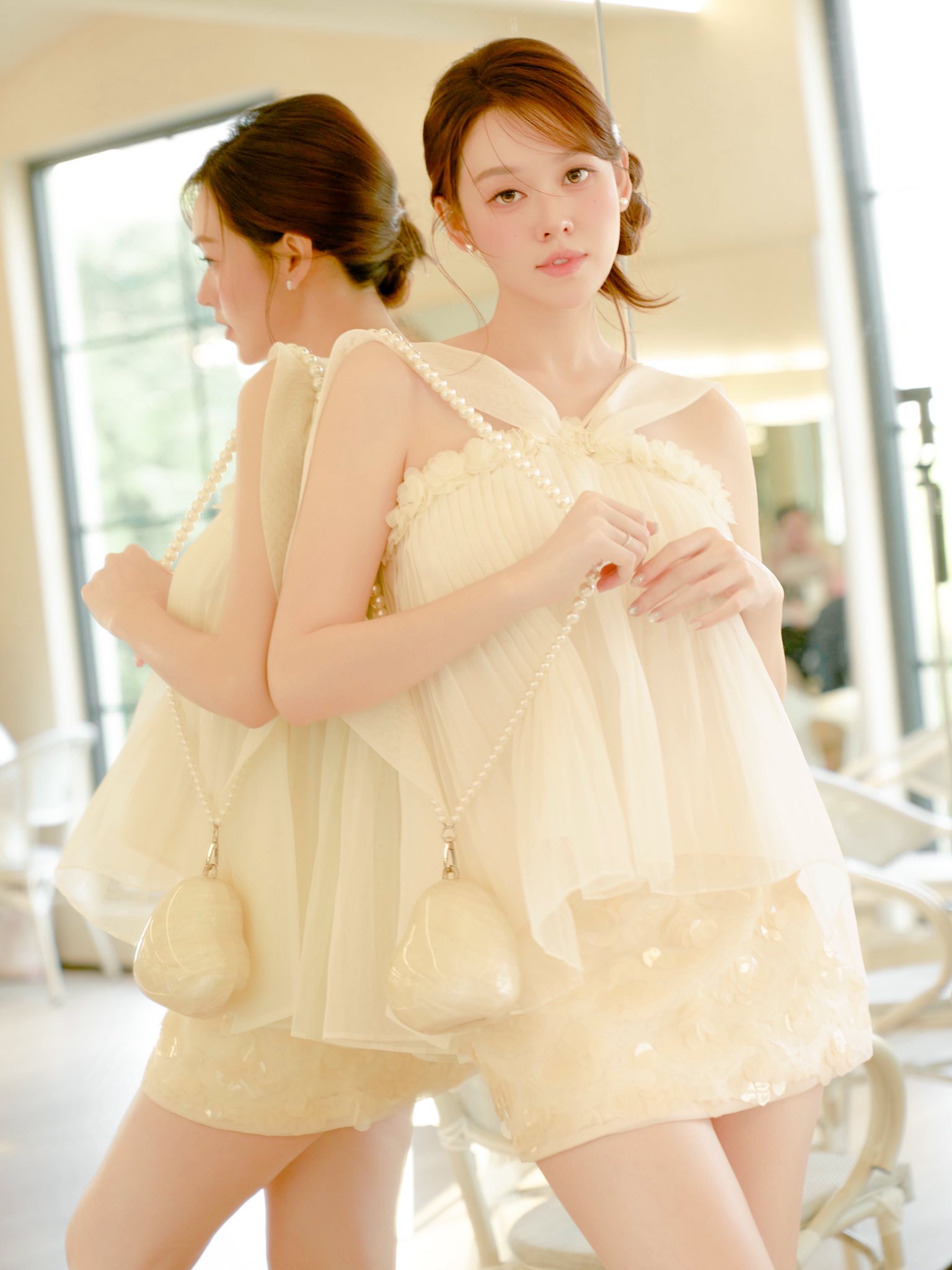 Trong loạt sự kiện gần đây, cô ưu tiên trang phục giấu dáng 