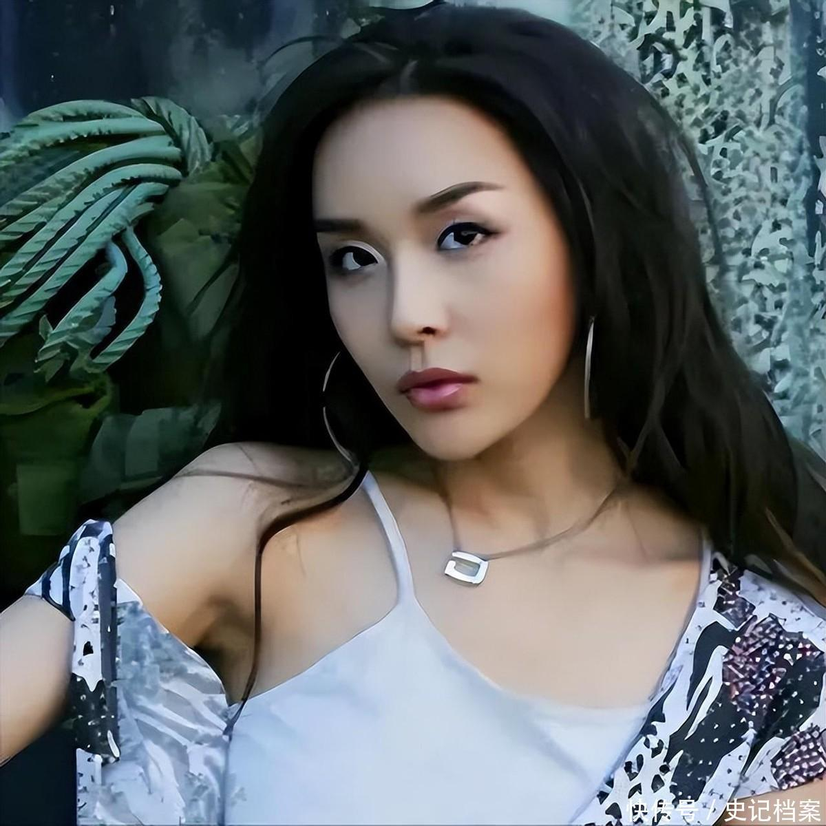 Thời đỉnh cao, Harisu được cả showbiz châu Á săn đón, nhận mức cát-xê trên trời. Ảnh: Sina.