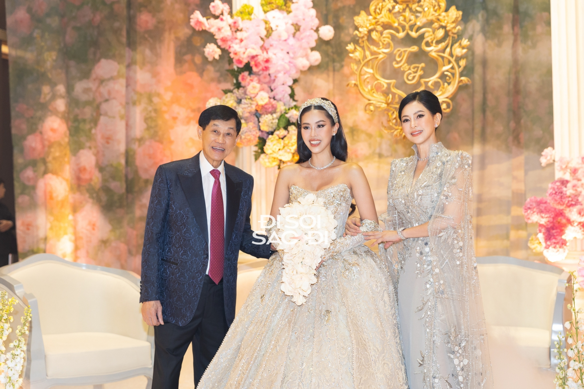 Tiên Nguyễn và ba mẹ