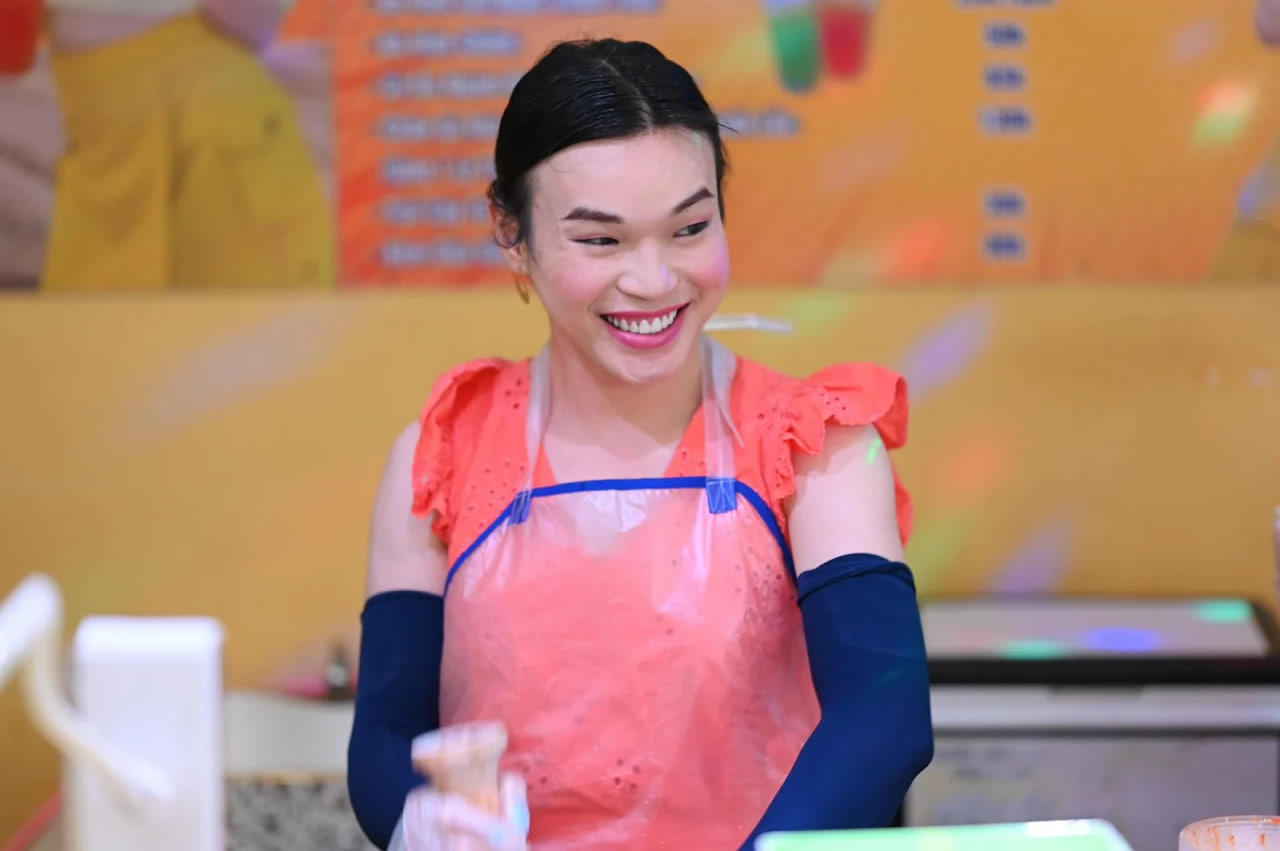 Thánh gỏi đu đủ Việt Nam: Bán nhà 10 tỷ nhưng công khai xin miễn tiền cọc, liên tục dời quán khiến khách hàng chóng mặt