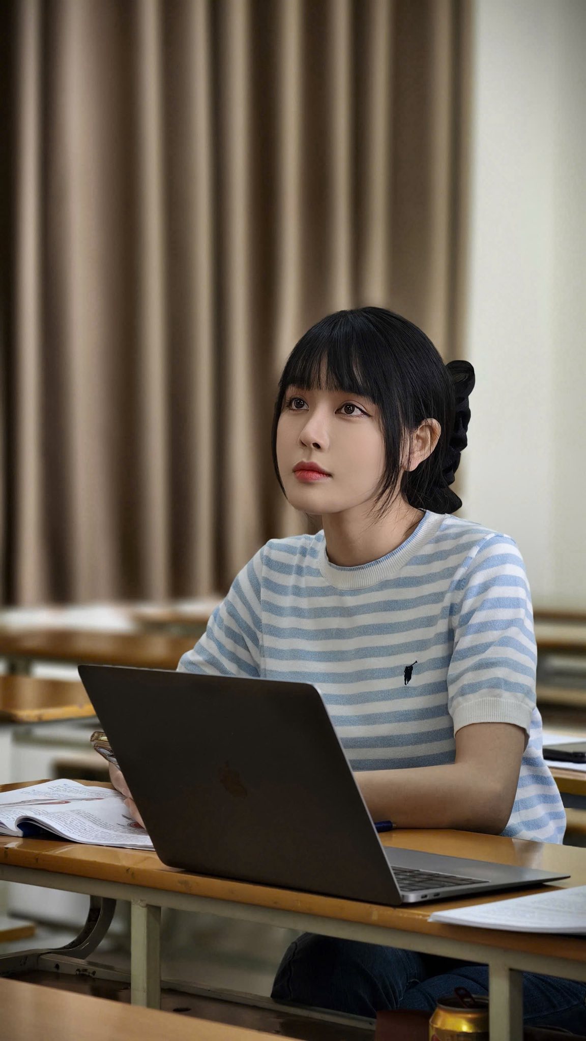 Bích Hạnh học lên cao học. 