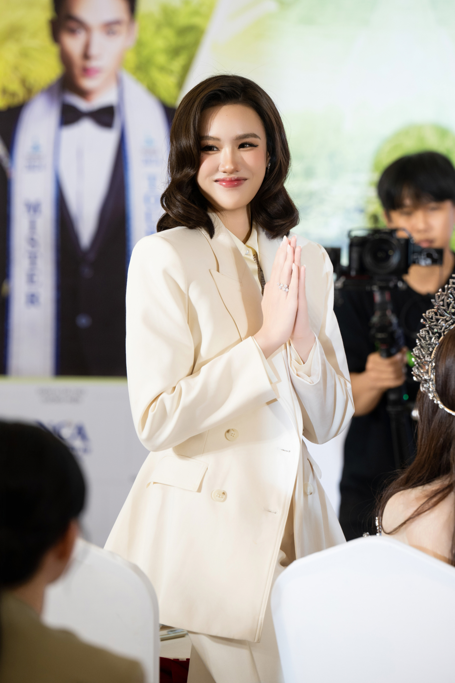Mỹ nhân Vbiz lên tiếng trước tin đồn sẽ là đại diện Việt Nam tại Miss Universe